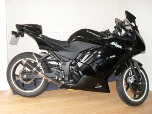 Kawasaki Ninja 250<p>A16 Carbon Moto GP Exhaust with Polished Slashcut Outlet</p>