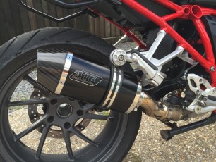 BMW R 1200 GS 2015<p>A16 Black Stainless Stubby Exhaust with Carbon Cap Outlet</p>