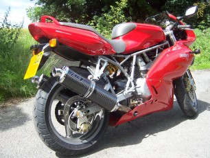 Ducati 750SS <p>A16 Carbon Road Legal Exhausts with Polished Traditional Spouts</p>