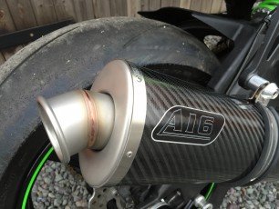 Kawasaki ZX10R 2011-2015<p>A16 Carbon Road Legal Exhaust with Titanium Type Traditional Spout</p>