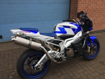 Aprilia Tuono 1998-2004 <p>A16 Road Legal or Race Plain Titanium Exhausts with Traditional Spouts</p><br /><br />
