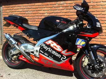 Aprilia RSV 1000 Mille 1998-2004<p>A16 Stubby Stainless Exhaust with Slashcut Outlet</p><br /><br />
