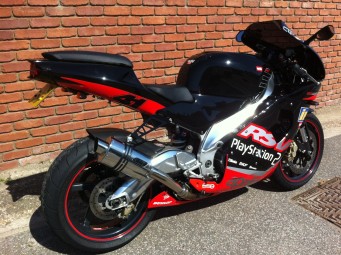 Aprilia RSV 1000 Mille 1998-2004<p>A16 Stubby Stainless Exhaust with Slashcut Outlet</p><br /><br />