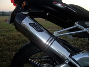 Aprilia RSV 1000 Mille 1998-2004<p>A16 Stainless Road Legal Exhaust with Carbon Outlet</p><br /><br />
