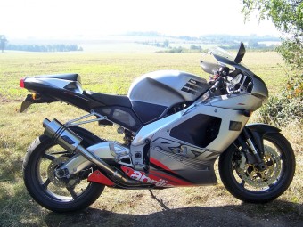 Aprilia RSV 1000 Mille 1998-2004<p>A16 Stubby Stainless Exhaust with Slashcut Outlet</p><br /><br />