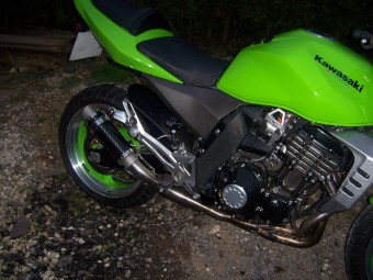 Kawasaki Z1000 2003-2006<p>A16 Moto GP Carbon Exhaust with Titanium Type Slashcut Outlet</p><br>