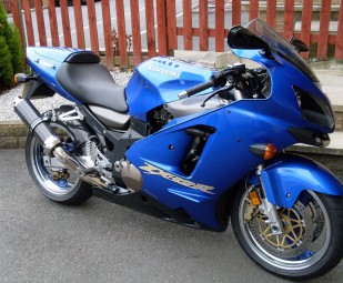 Kawasaki ZX12R 1999-2005<p>A16 Road Legal Carbon Exhaust with Polished Slashcut Outlet</p><br />