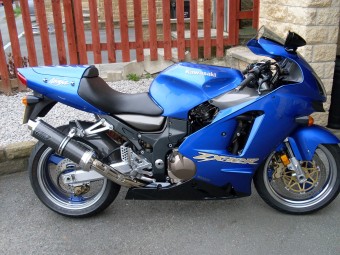 Kawasaki ZX12R 1999-2005<p>A16 Road Legal Carbon Exhaust with Polished Slashcut Outlet</p><br />