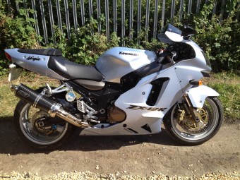 Kawasaki ZX12R 1999-2005<p>A16 Road Legal Carbon Exhaust with Polished Traditional Spout</p><br />