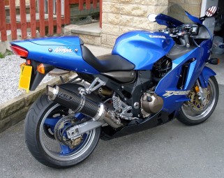 Kawasaki ZX12R 1999-2005<p>A16 Road Legal Carbon Exhaust with Polished Slashcut Outlet</p><br />