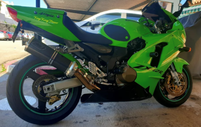 Kawasaki ZX12R 1999-2005<p>A16 Road Legal Carbon Exhaust with Traditional Spout</p><br />