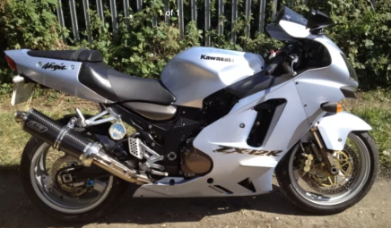 Kawasaki ZX12R 1999-2005<p>A16 Road Legal Carbon Exhaust with Polished Traditional Spout</p><br />