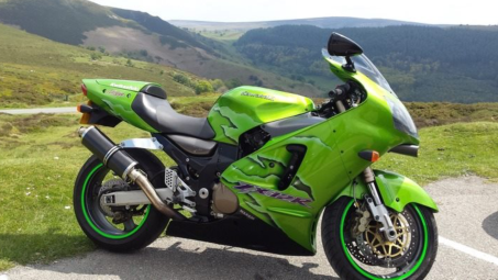 Kawasaki ZX12R 1999-2005<p>A16 Road Legal Carbon Exhaust with Polished Traditional Spout</p><br />