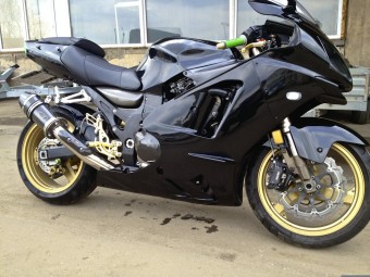 Kawasaki ZX12R 1999-2005<p>A16 Stubby Carbon Exhaust with Carbon Cap Outlet</p><br />