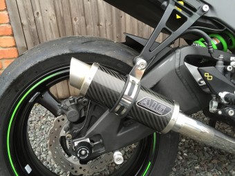 Kawasaki ZX10R 2011-2015<p>A16 Moto GP Carbon Exhaust with Titanium Type Slashcut Outlet</p><br>