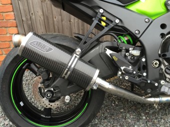 Kawasaki ZX10R 2011-2015<p>A16 Road Legal Carbon Exhaust with Titanium Type Traditional Spout</p><br>