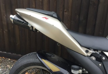 Kawasaki ZX636 2005-2005<p>A16 Underseat Carbon Exhaust with Polished Slashcut Outlet</p><br>