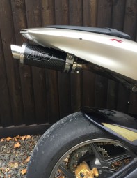 Kawasaki ZX636 2005-2005<p>A16 Underseat Carbon Exhaust with Polished Slashcut Outlet</p><br>