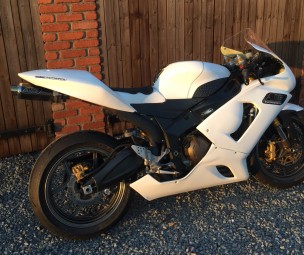 Kawasaki ZX636 2005-2005<p>A16 Underseat Carbon Race Exhaust with Polished Slashcut Outlet</p><br>