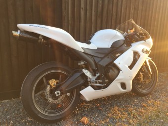 Kawasaki ZX636 2005-2005<p>A16 Underseat Carbon Race Exhaust with Polished Slashcut Outlet</p><br>