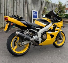 Kawasaki ZX6R G J 1998-2001<p>A16 Road Legal Round Carbon Exhaust with Titanium Type Slashcut Outlet</p><br />
