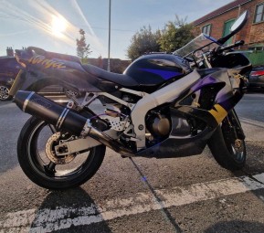 Kawasaki ZX6R G J 1998-2001<p>A16 Stainless Road Legal Exhaust with Polished Slashcut Outlet</p><br />