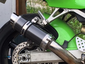 Kawasaki ZX6R G J 1998-2001<p>A16 Moto GP Carbon Exhaust with Polished Slashcut Outlet</p><br />