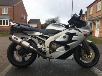 Kawasaki ZX6R G J 1998-2001<p>A16 Road Legal Plain Titanium Exhaust with Carbon Cap Outlet</p><br />