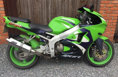 Kawasaki ZX6R G J 1998-2001<p>A16 Road Legal Stainless Exhaust with Polished Slashcut Outlet</p><br />