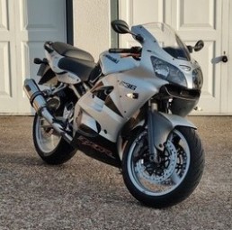 Kawasaki ZX6R G J 1998-2001<p>A16 Stainless Road Legal Exhaust with Polished Slashcut Outlet</p><br />