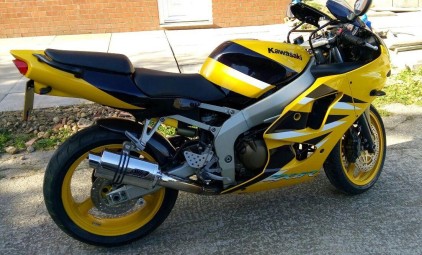 Kawasaki ZX6R G J 1998-2001<p>A16 Stubby Stainless Exhaust with Polished Slashcut Outlet</p><br />