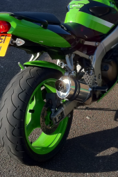 Kawasaki ZX6R G J 1998-2001<p>A16 Stubby Stainless Exhaust with Polished Slashcut Outlet</p><br />