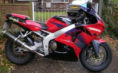 Kawasaki ZX6R G J 1998-2001<p>A16 Road Legal Carbon Exhaust with Polished Traditional Spout</p><br />