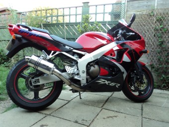 Kawasaki ZX6R G J 1998-2001<p>A16 Stubby Stainless Exhaust with Polished Traditional Spout</p><br />