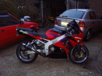 Kawasaki ZX6R G J 1998-2001<p>A16 Stubby Carbon Exhaust with Polished Slashcut Outlet</p><br />