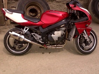 Kawasaki ZX7R 1996-2003 <p>A16 Stubby Stainless Exhaust with Polished Slashcut Outlet</p><br />