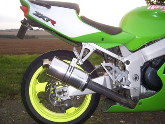 Kawasaki ZX7R 1996-2003 <p>A16 Stubby Stainless Exhaust with Polished Traditional Spout</p><br />