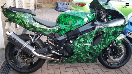 Kawasaki ZX7R 1996-2003 <p>A16 Road Legal Carbon Exhaust with Polished Slashcut Outlet</p><br />