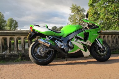 Kawasaki ZX7R 1996-2003 <p>A16 Stubby Stainless Exhaust with Polished Traditional Spout</p><br />
