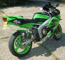Kawasaki ZX9R 1998 onwards<p>A16 Moto GP Carbon Exhaust with Polished Slashcut Outlet</p><br />