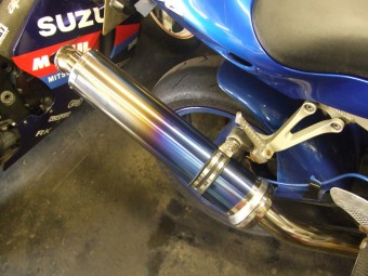 Kawasaki ZX9R 1998 onwards<p>A16 Road Legal Coloured Titanium Exhaust with Polished Traditional Spout</p><br />