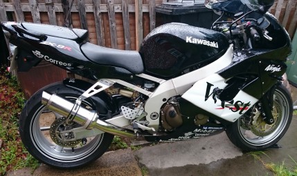 Kawasaki ZX9R 1998 onwards<p>A16 Moto GP Stainless Exhaust with Polished Slashcut Outlet</p><br />