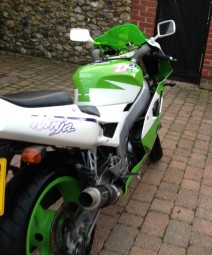 Kawasaki ZXR400 1991-2000 <p>A16 Moto GP Carbon Exhaust with Titanium Type Slashcut Outlet</p><br />