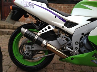 Kawasaki ZXR400 1991-2000 <p>A16 Moto GP Carbon Exhaust with Titanium Type Slashcut Outlet</p><br />