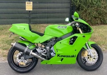 Kawasaki ZXR400 1991-2000 <p>A16 Road Legal Carbon Exhaust with Titanium Type Traditional Spout</p>