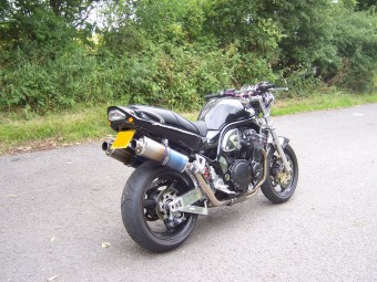 Suzuki GSF 1200 Bandit<p>A16 Twin High Level Exhausts</p><p>A16 Road Legal Coloured Titanium Exhausts with Traditional Spouts</p>(these are our old style traditional spouts)<br />