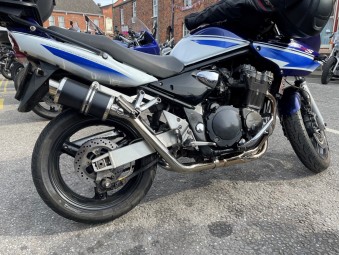 Suzuki GSF 1200 Bandit<p>A16 Twin High Level Exhausts</p><p>A16 Stubby Black Stainless Exhausts with Slashcut Outlets</p><br />