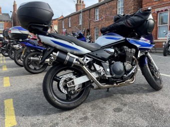 Suzuki GSF 1200 Bandit<p>A16 Twin High Level Exhausts</p><p>A16 Stubby Black Stainless Exhausts with Slashcut Outlets</p><br />