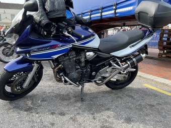 Suzuki GSF 1200 Bandit<p>A16 Twin High Level Exhausts</p><p>A16 Stubby Black Stainless Exhausts with Slashcut Outlets</p><br />