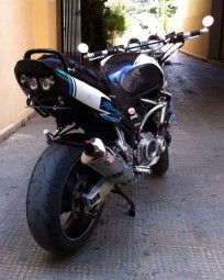 Suzuki GSF Bandit 600 & 1200 2000-2006<p>A16 Undertray with Clear Lense Shark Nose LED Rear Lights</p>